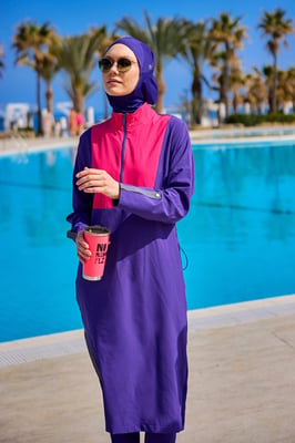Lila Burkini-Set mit vollständiger Abdeckung und schlichter Bademode