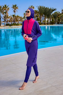 Lila Burkini-Set mit vollständiger Abdeckung und schlichter Bademode