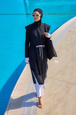 Schwarzes Burkini-Set mit vollständiger Abdeckung für islamische Badebekleidung
