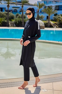 Schwarzes Burkini-Set mit vollständiger Abdeckung und bescheidener Badebekleidung