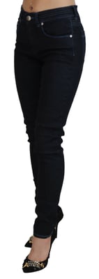 Figurbetonte Dunkelwaschjeans