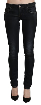 Acht Skinny Jeans Dunkelwäsche