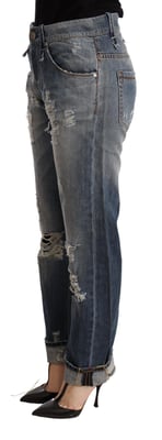 Boyfriend Jeans mit Abnutzungen und Rissen