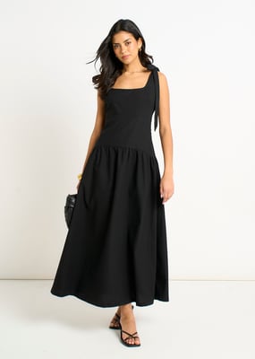 Schwarzes Midikleid aus Leinenmischung mit tief sitzender Taille