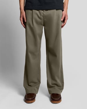 Gewaschene Faltenhose