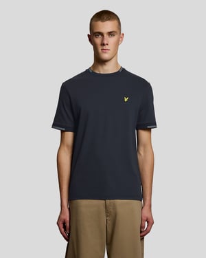 Fein gewobenes T-Shirt mit Baumwollspitzen