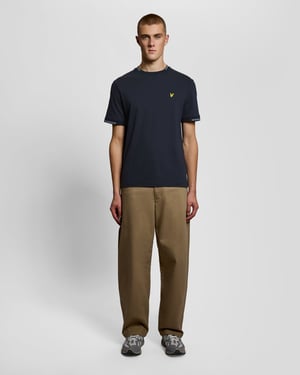Fein gewobenes T-Shirt mit Baumwollspitzen