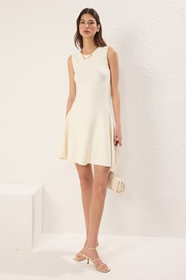 Ecrufarbenes, gerades, ärmelloses Minikleid für Damen, lässig/alltagstauglich