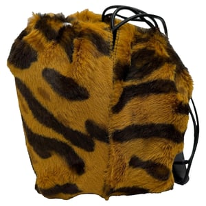 Jil Sander Tiger-Print Bucket Bag aus braunem Ponyhaarfell