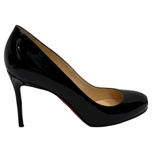 Christian Louboutin Fifi Pumps aus schwarzem Lackleder