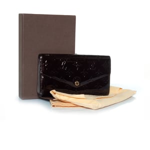 Louis Vuitton, Amarante Monogram Jeanne Geldbörse