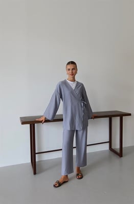 Knitterlook Textured Kimono Anzug Grau