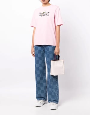 T-Shirt mit Blumenmuster und klassischem Logo