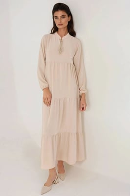 Strukturierter Maxikleid mit Rundhalsausschnitt und Knöpfen