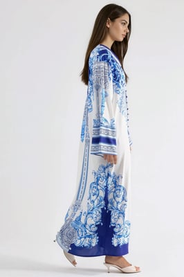 Gemustertes Maxikleid mit V-Ausschnitt