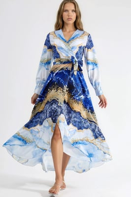 Maxikleid mit abstraktem Druck und langen Ärmeln sowie Bindeband-Detail