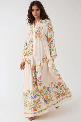 Gedrucktes V-Ausschnitt-Maxikleid mit Knopfdetail
