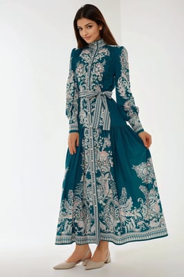 Bedrucktes Maxikleid mit langen Ärmeln und Gürtel