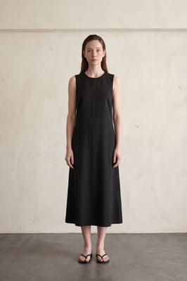 Rückenbetontes Midi-Kleid