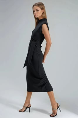 Kleid mit Stehkragen und Midi-Länge