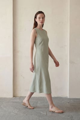 Rückenverzierter Midi-Kleid