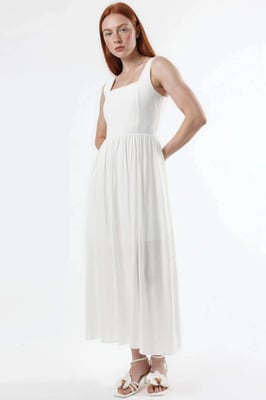 Maxikleid mit quadratischem Ausschnitt
