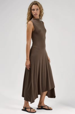 Asymmetrisches Midi Sandy Kleid