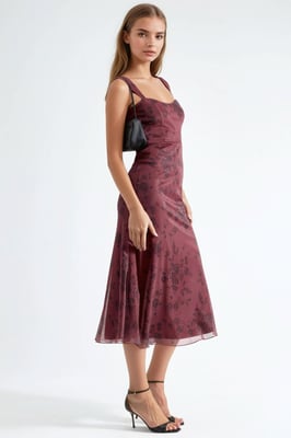 Blühendes Herzkragen-Midi-Kleid