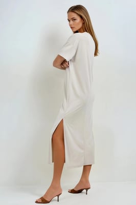 Lockeres Midi-Kleid mit Schlitz