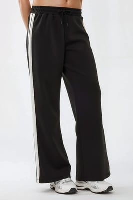 Weite gestreifte Sweatpants