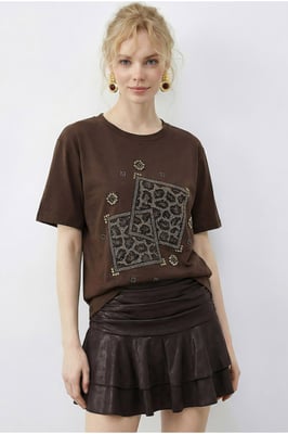 Crew-Neck T-Shirt mit geometrischem Pailletten-Druck