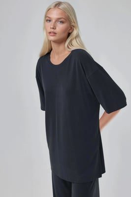 T-Shirt mit Schlitzdetails und Rundhalsausschnitt, kurzarm