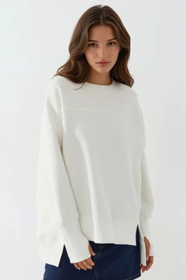 Oversized Sweatshirt mit Rundhalsausschnitt und vornem Schlitz in Weiß