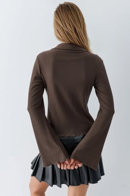 Langärmlige gemusterte Bluse mit Knopfverschluss