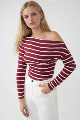 Gestreiftes Off-Shoulder Langarm-Rippstrickoberteil