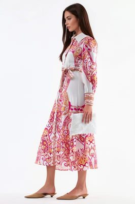 Maxikleid mit Paisleymuster und Gürtel