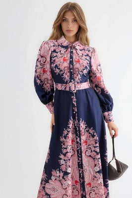 Maxikleid mit Paisley-Druck und Bindegürtel