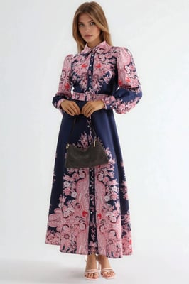 Maxikleid mit Paisley-Druck und Bindegürtel
