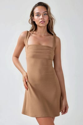 Gerafftes Kleid mit quadratischem Ausschnitt und Mini-Länge