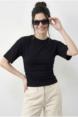 Regulär geschnittenes Rundhals-T-Shirt
