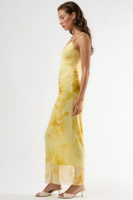 Blumiges Körperbetontes Midi-Kleid mit Drapierung
