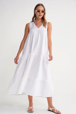 Ärmelloses V-Ausschnitt-Mulldress mit Taschen in Midi-Länge