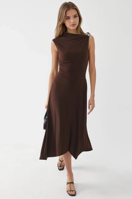 Accessoire Detailliertes Asymmetrisches Midi-Kleid