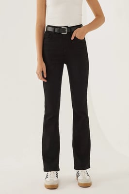 Normal geschnittene Flared Jeans