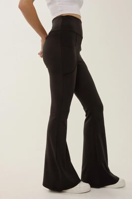 Hochtaillierte Weite Leggings mit Taschen
