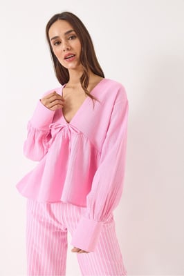 Strukturierte V-Ausschnitt-Crop-Bluse mit Schleifenband