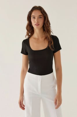 Quadratischer Kragen Bodysuit