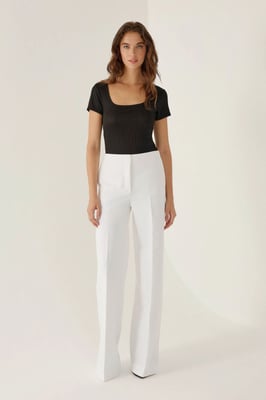 Quadratischer Kragen Bodysuit