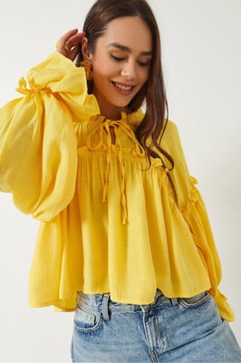 Bluse mit Fliege