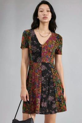 Blumiges V-Ausschnitt A-Linien Mini-Kleid